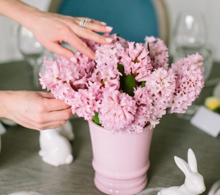 Simple Spring Holiday Decor